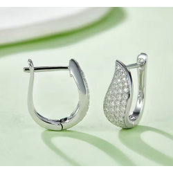 Гялалзсан моиссанит алмаз  алтаар бүрсэн Ээмэг