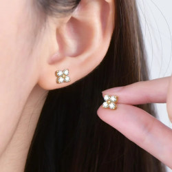 925 Sterling Silver Clover Moissanite Diamond Screw back Earrings