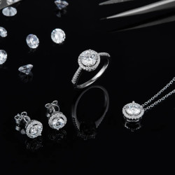 Halo VVS Diamond GRA Certified Moissanite Jewelry Set