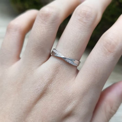 18К цагаан алтаар бүрсэн моиссанит алмаз хуримын хос бөгж