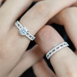 Үүрд ​​мөнх хуримын моиссанит алмаз  18К цагаан алтаар бүрсэн хос бөгж