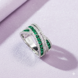 эрчилсэн маргад 18К алтаар бүрсэн цэвэр мөнгөн бөгж