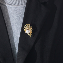 Enchanted Bloom Fresh water Pearl Brooch,Pendant 18K gold