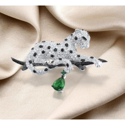 маргад чулуутай бартай энгэрийн мөнгөн зүүлт